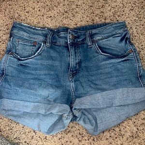 jean shorts- in perfect condition